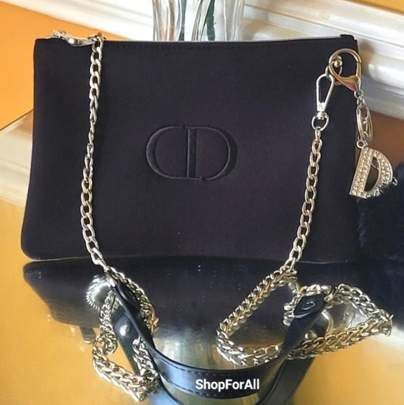Dior - Picture 1 of 16